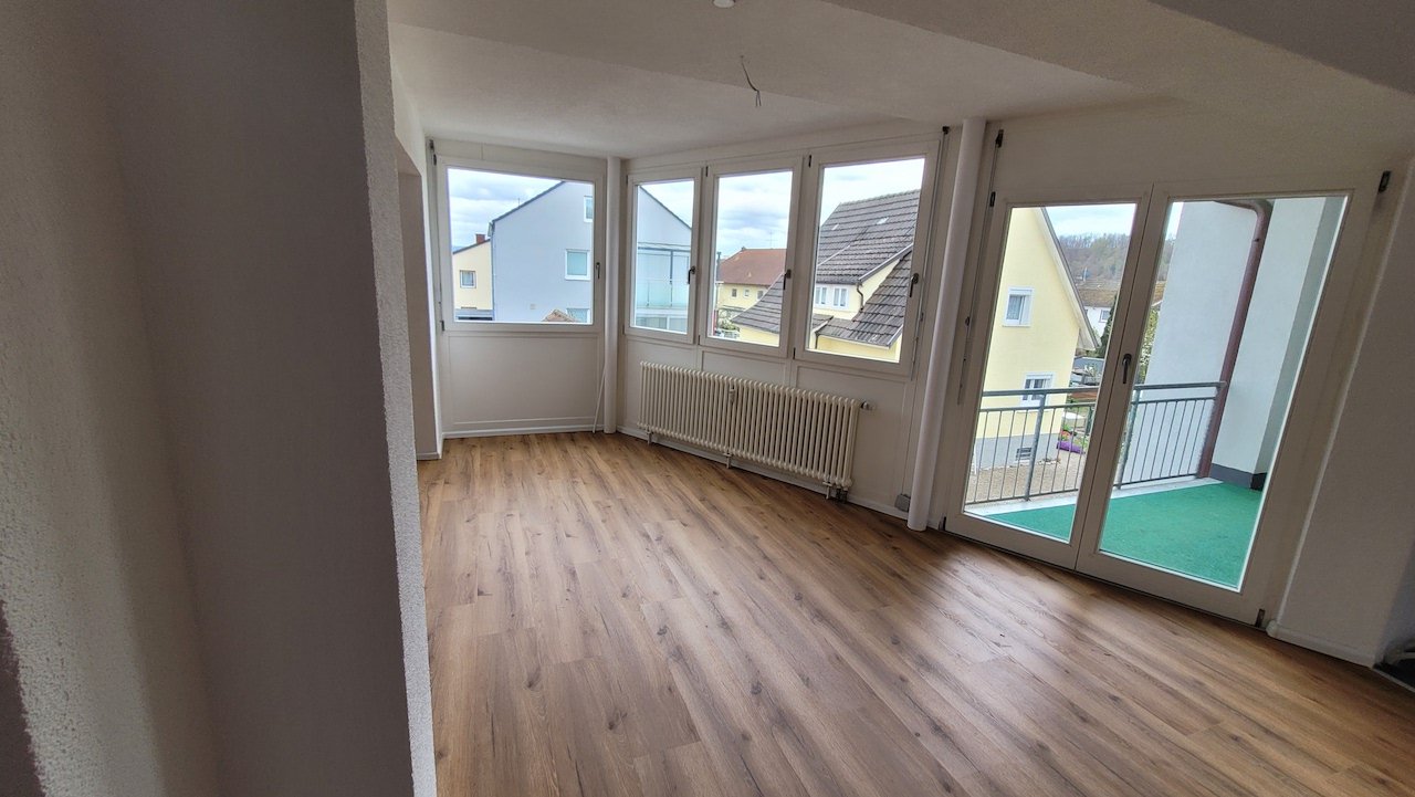 Traumwohnung m.EBK, TG-Stellplatz,  2 Balkone, in ruhiger, Lage,  LÖ-Hauingen
