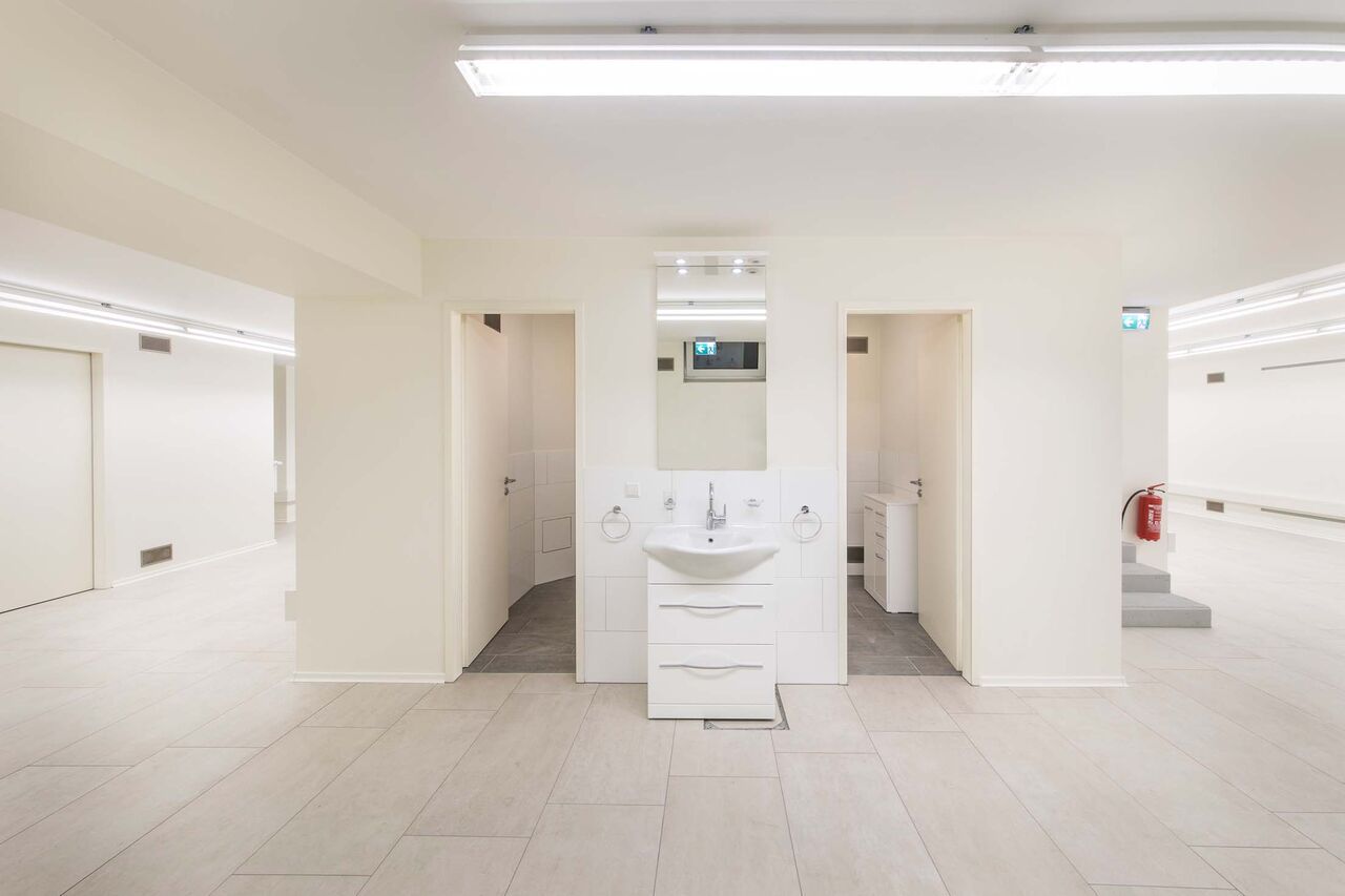 Moderne Damen/Herren Toiletten