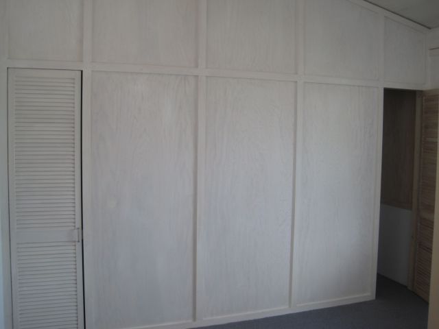 Wandschrank im Schlafzimmer