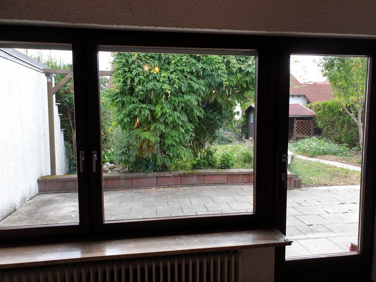 Fensterfront in den Garten