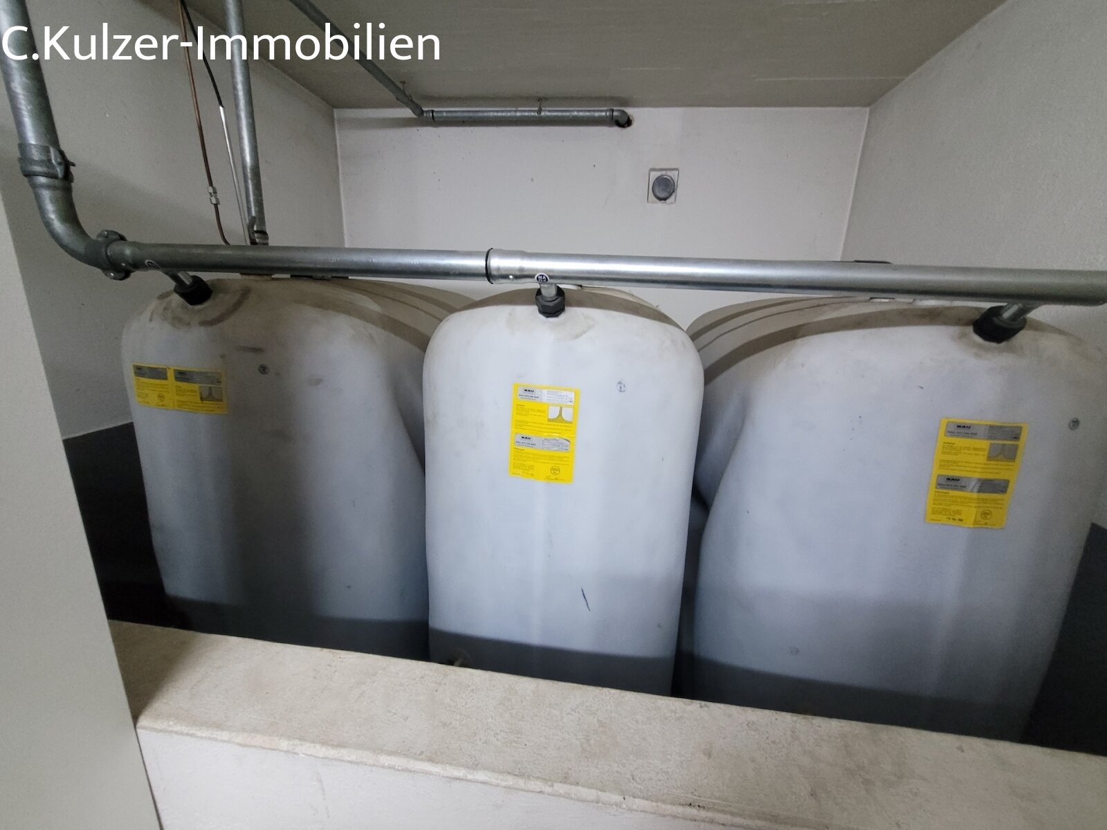 Öltanks, 3x1.500 ltr.