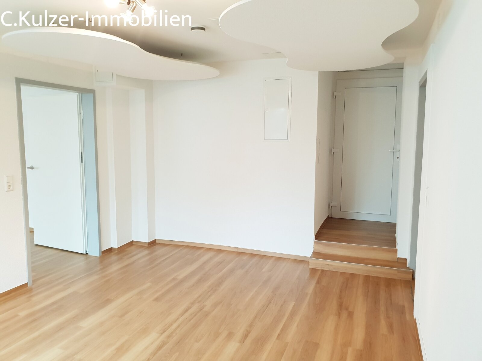 Tür zum Keller/Technikraum