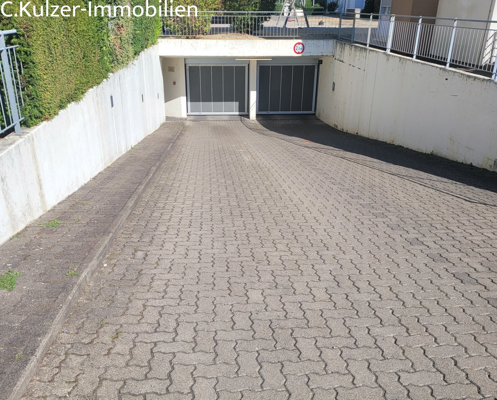Tiefgarageneinfahrt Tiefgarageneinfahrt