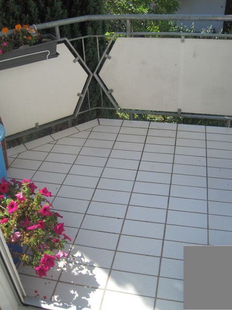Idyllische Lage, tolle große 4.5 Zi Maisonette-Wohnung m.Balkon u.Gartennutzung in OT-Wehr Idyllische Lage, tolle große 4.5 Zi Maisonette-Wohnung m.Balkon u.Gartennutzung in OT-Wehr