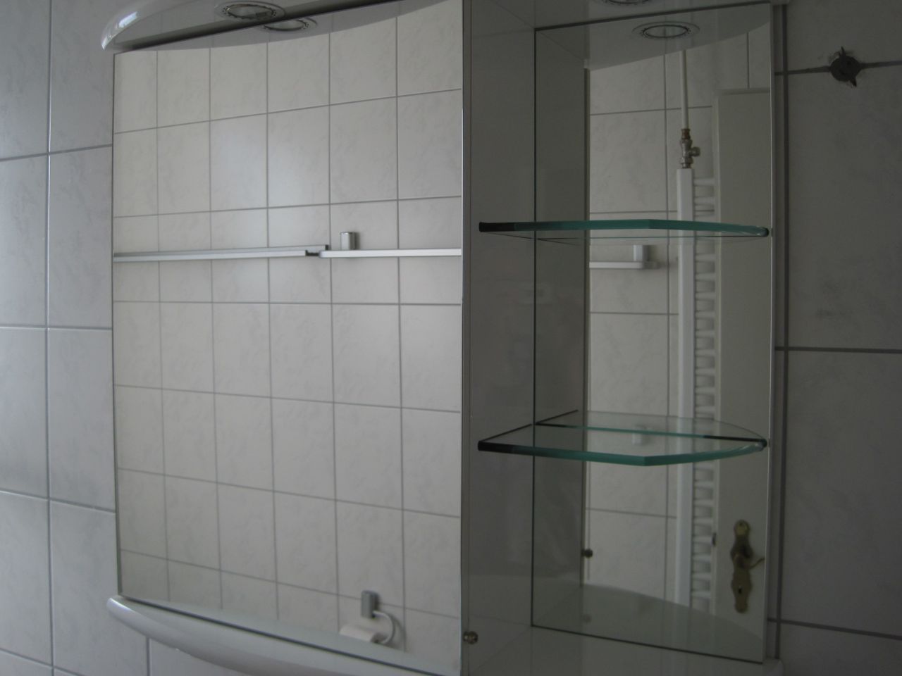 Spiegelschrank im Bad Spiegelschrank im Bad